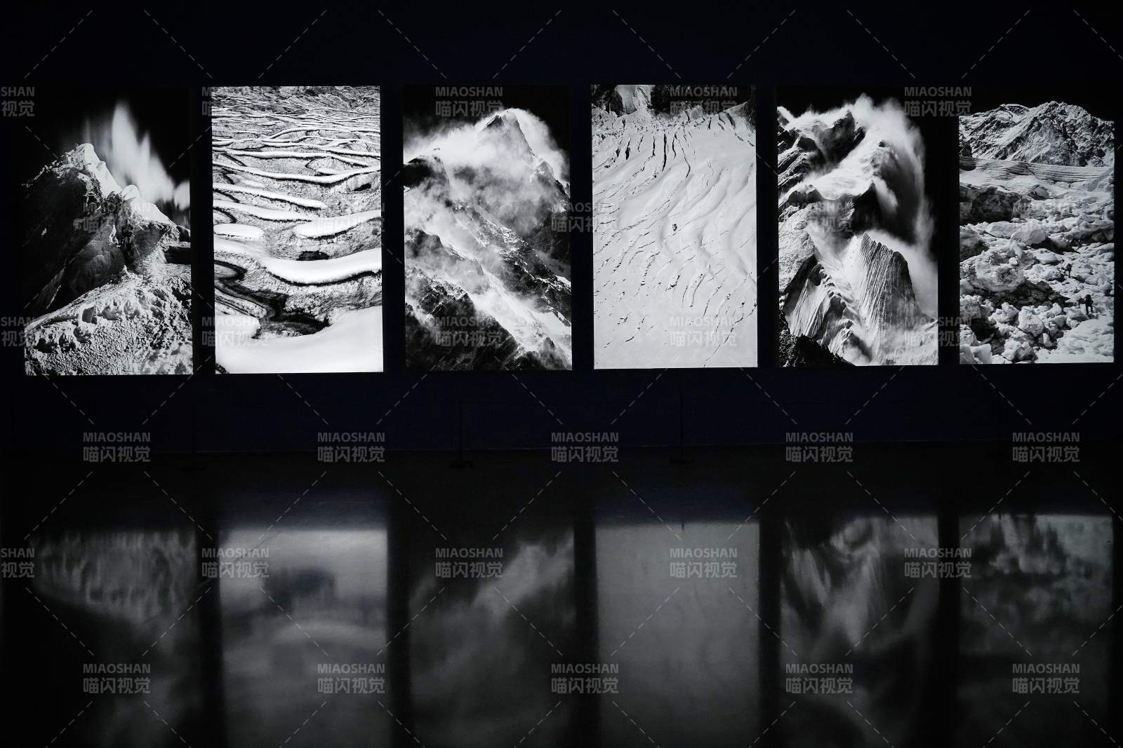 成都展览山河岁月图片