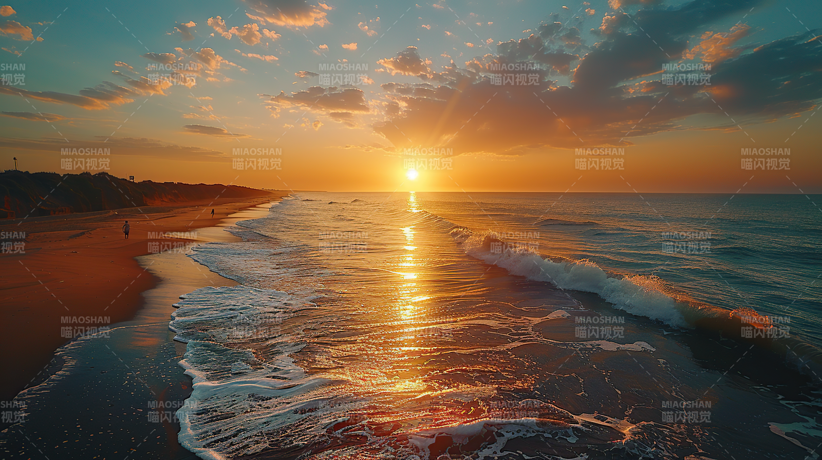 夕阳海浪沙滩图片