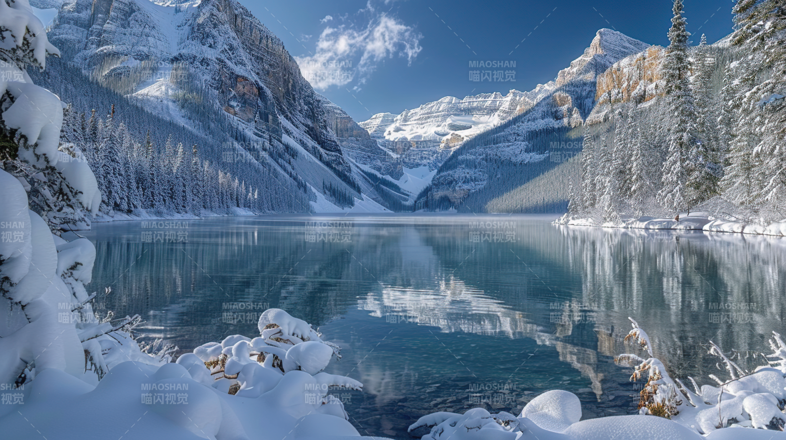 雪湖映山图片