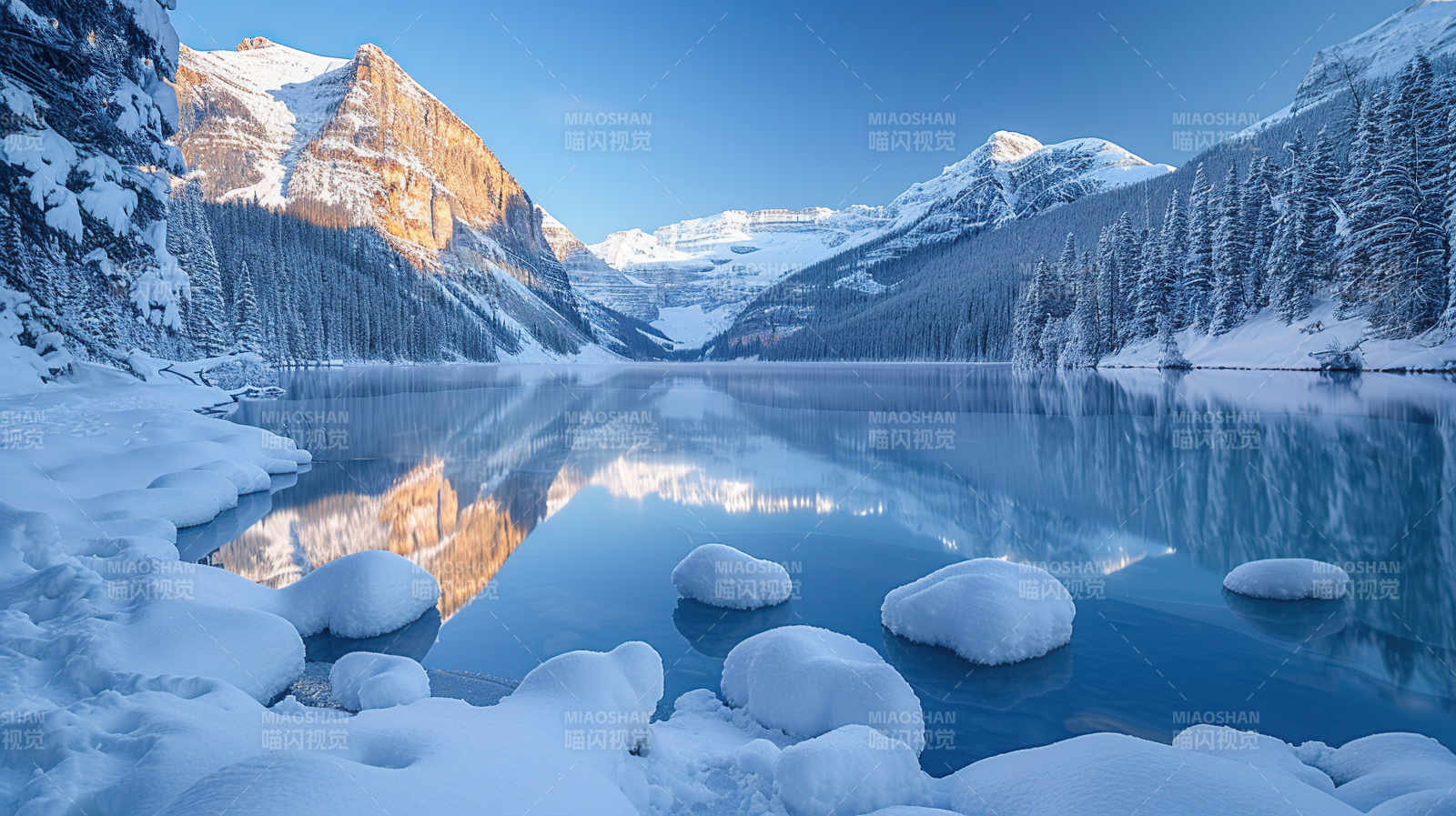 雪湖映山图片