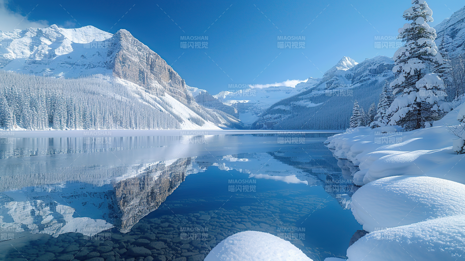 雪湖映山图片