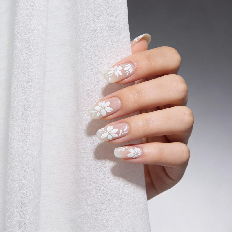 优雅花卉美甲图片