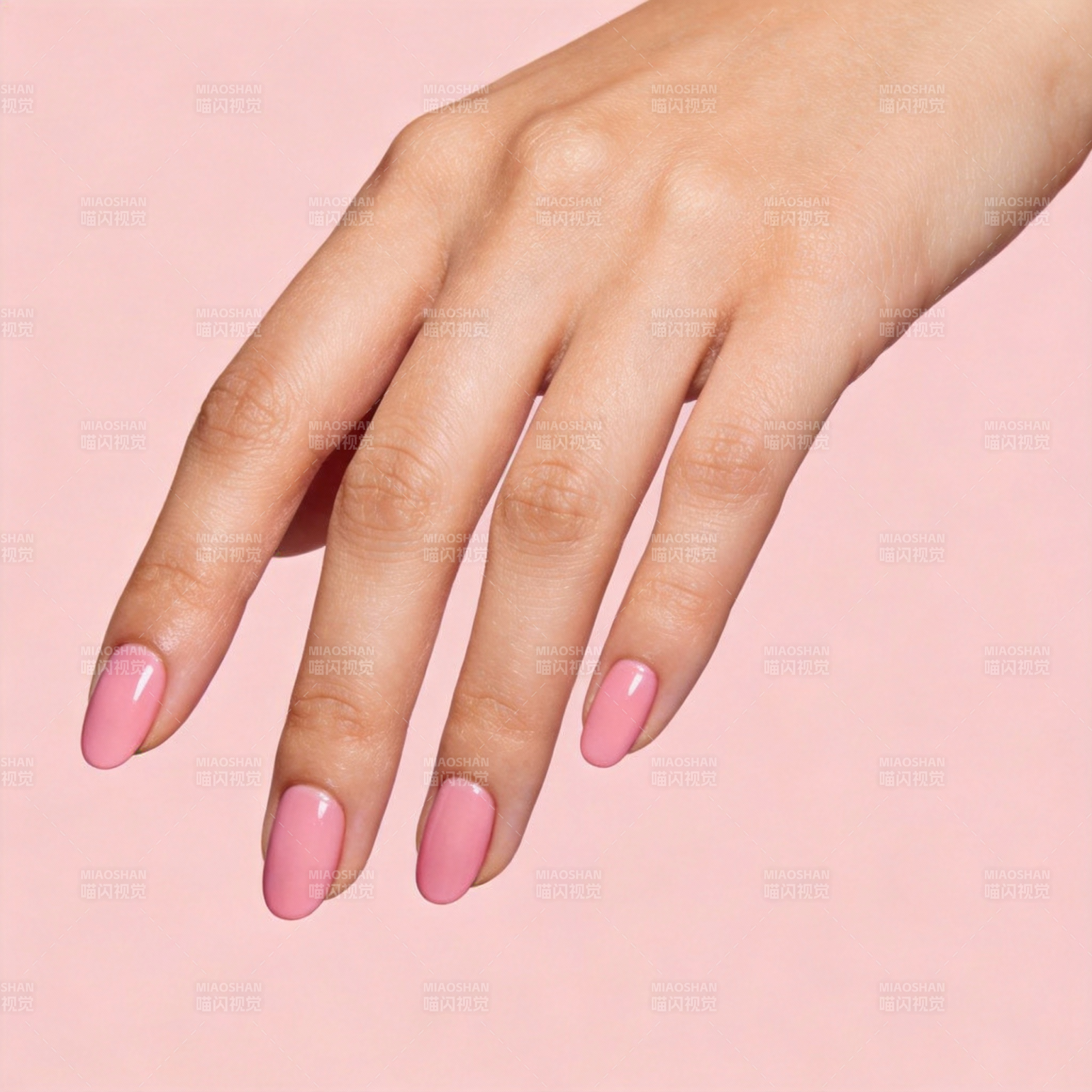 粉嫩美甲 优雅指尖图片