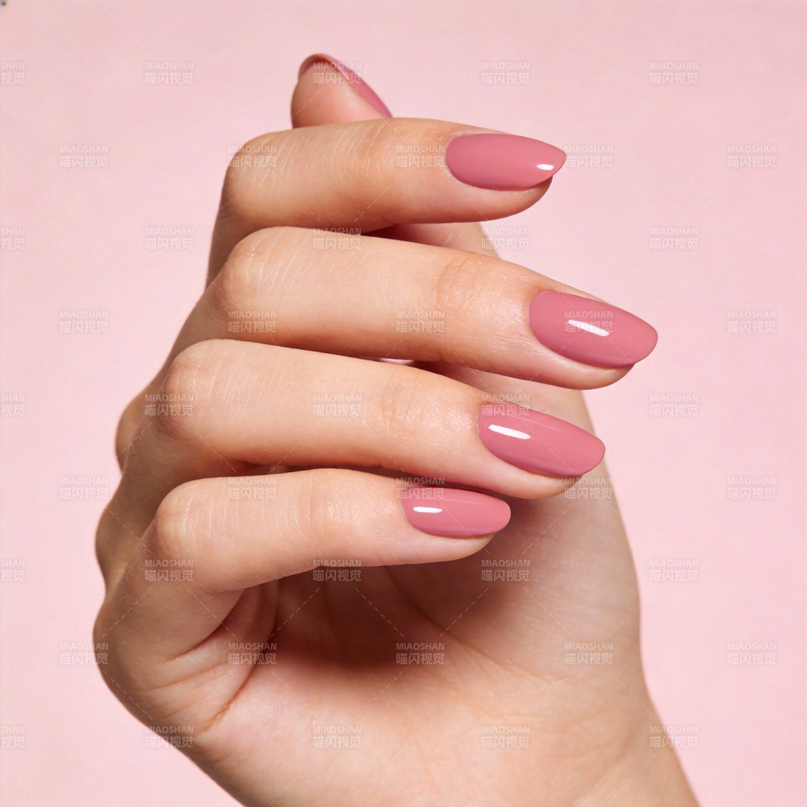 柔美粉嫩美甲图片