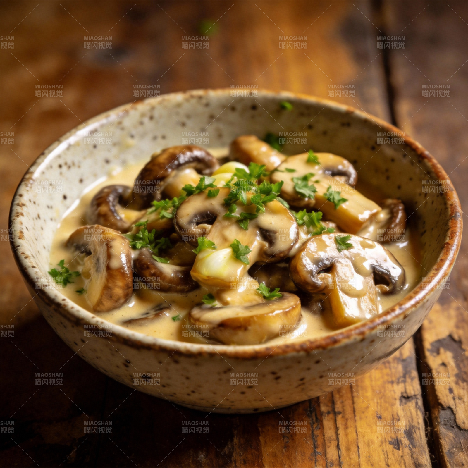 奶油菌菇汤图片