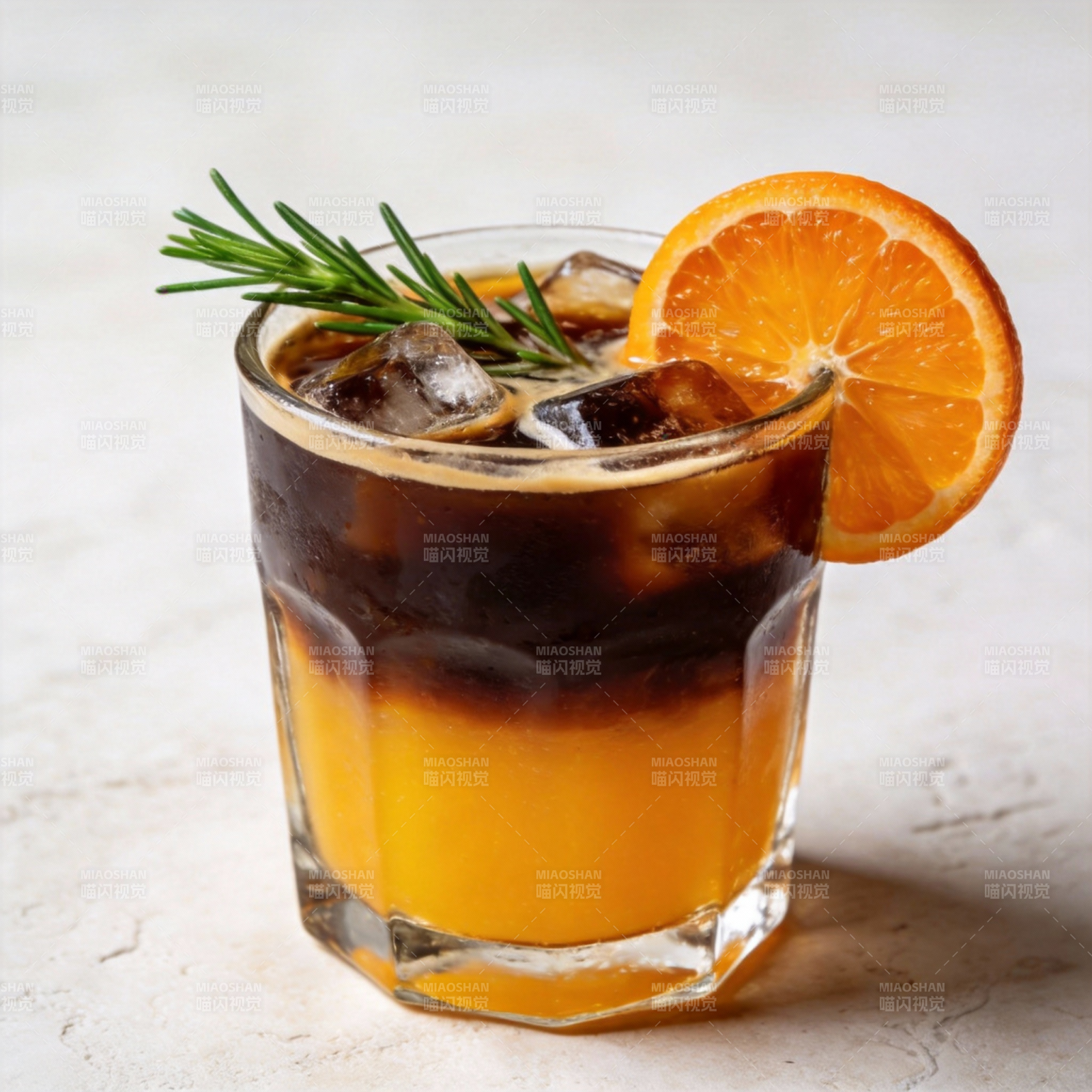 橙香迷迭香鸡尾酒图片