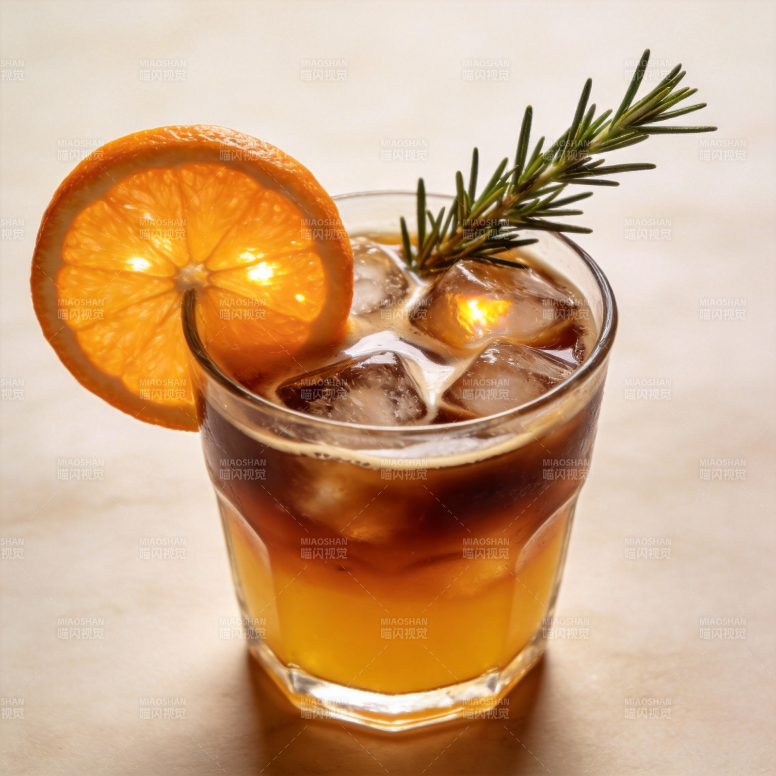 橙香迷迭香鸡尾酒图片