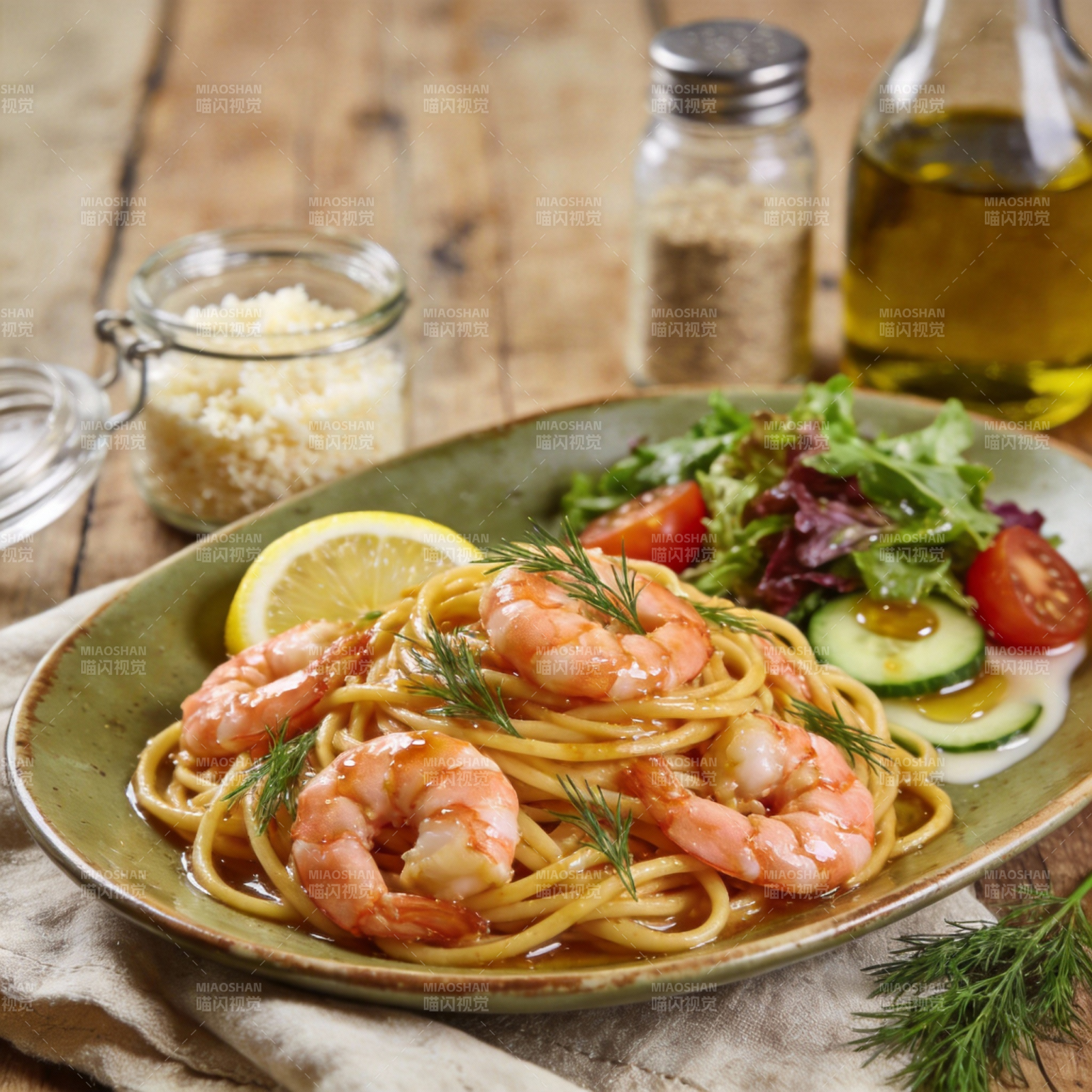 虾仁意面配沙拉图片