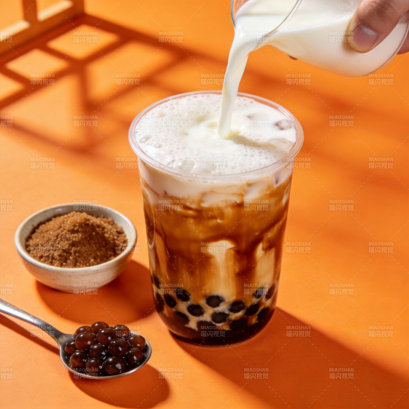 珍珠奶茶制作中图片