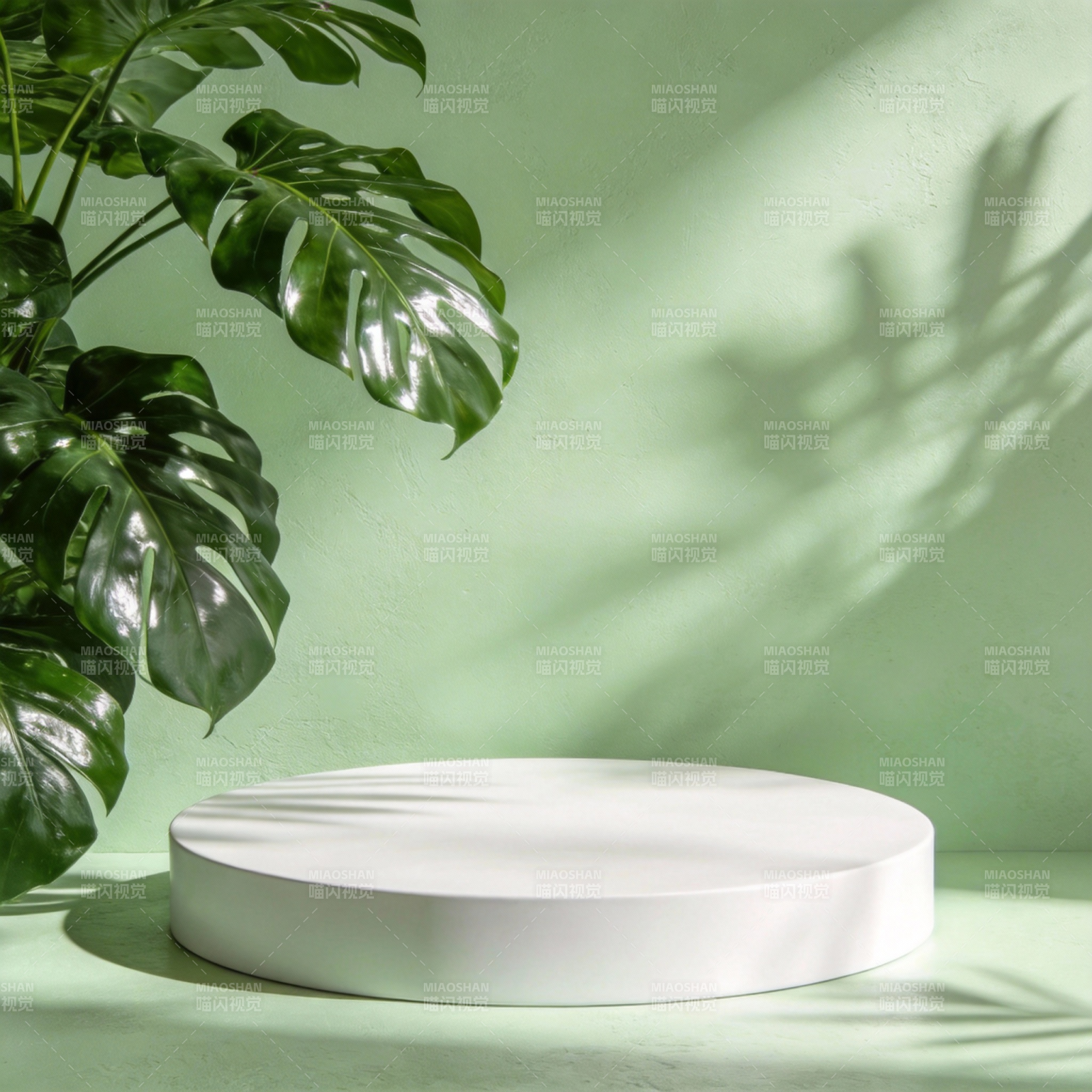 绿意盎然的展示台图片