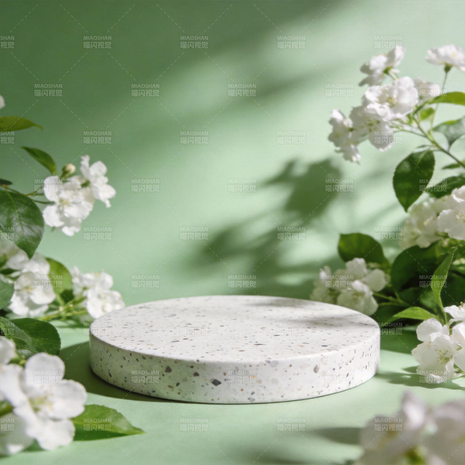 花影石台静谧美图片