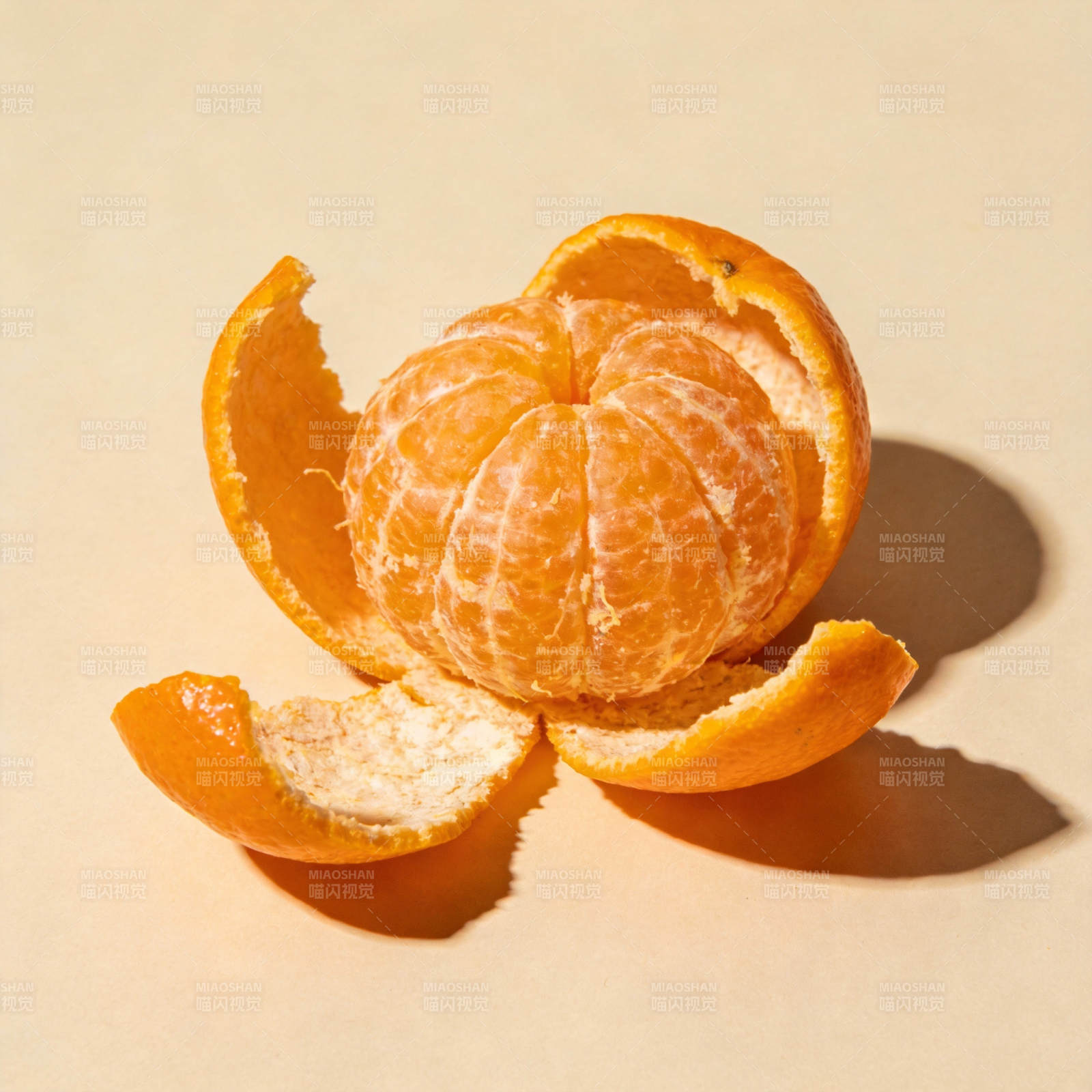 剥开的橘子图片