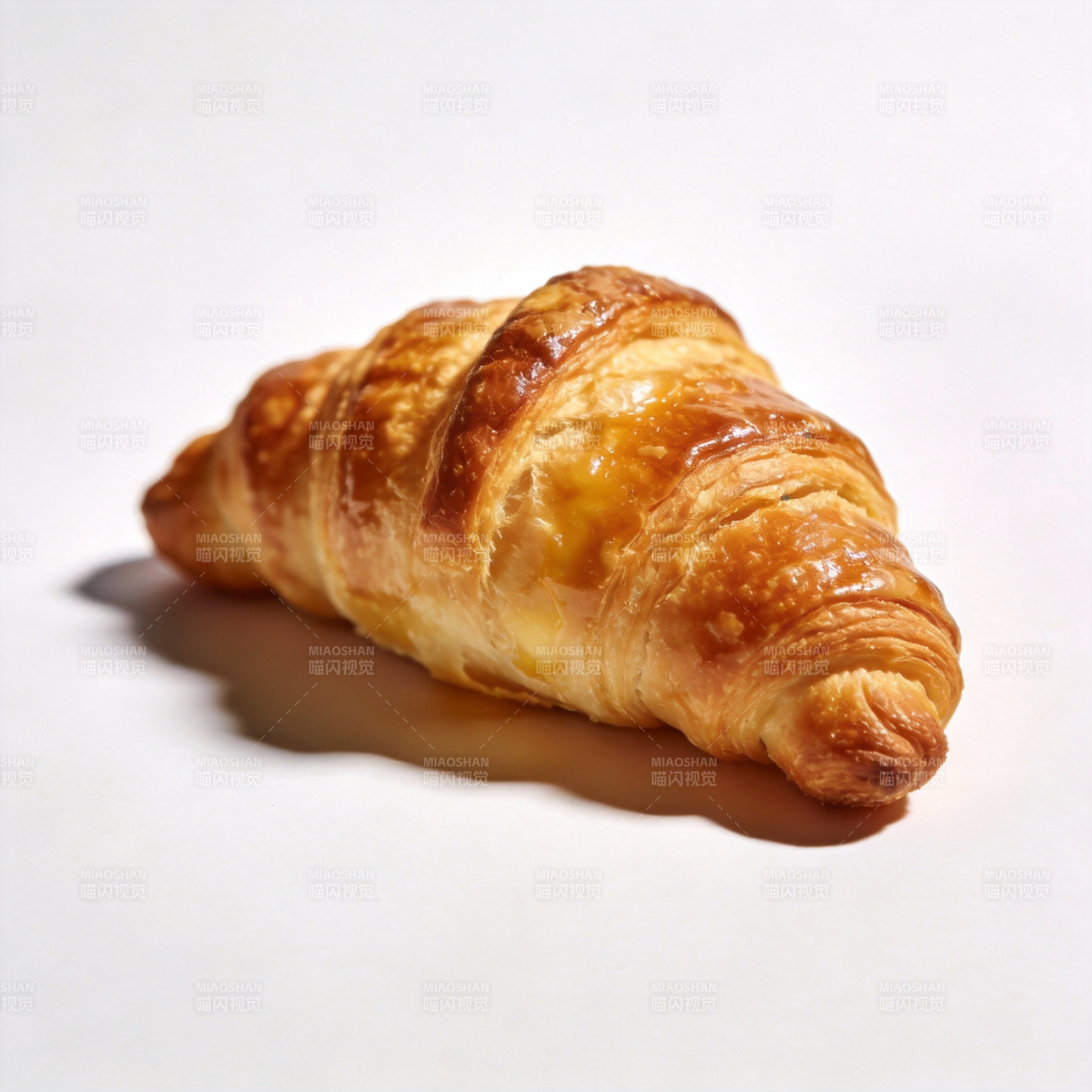 金黄酥脆羊角面包图片