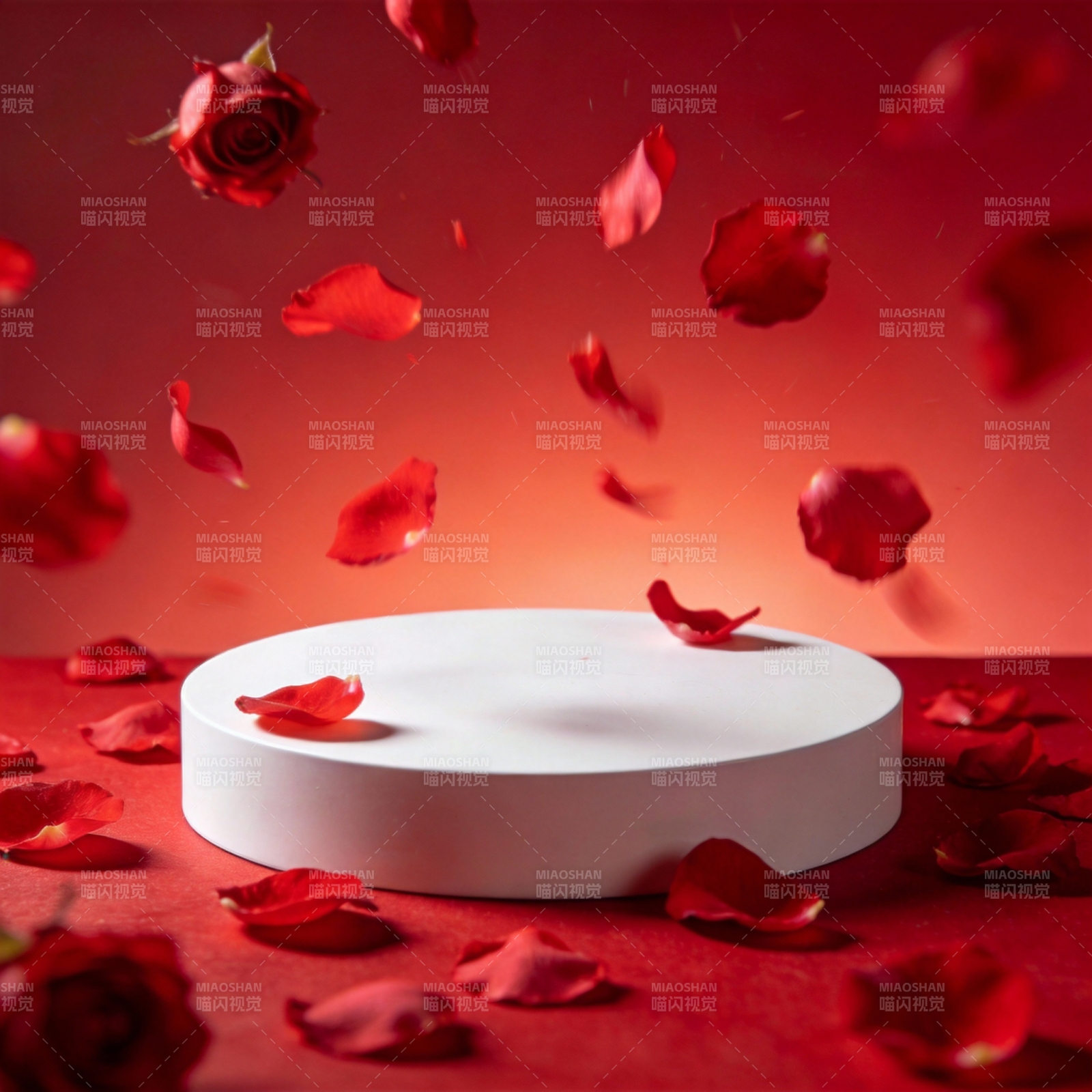 玫瑰花瓣飘落台图片