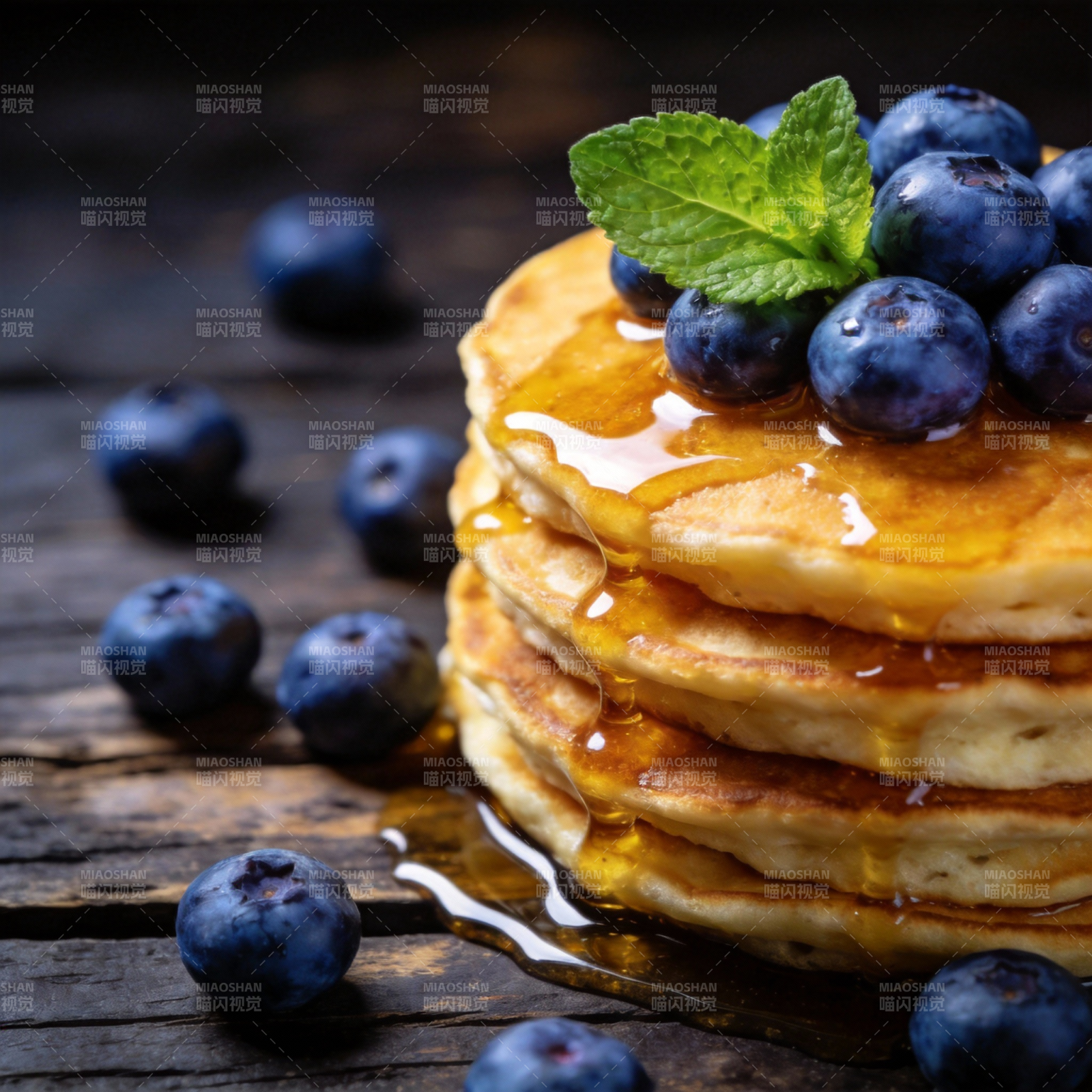 蓝莓煎饼配蜂蜜图片