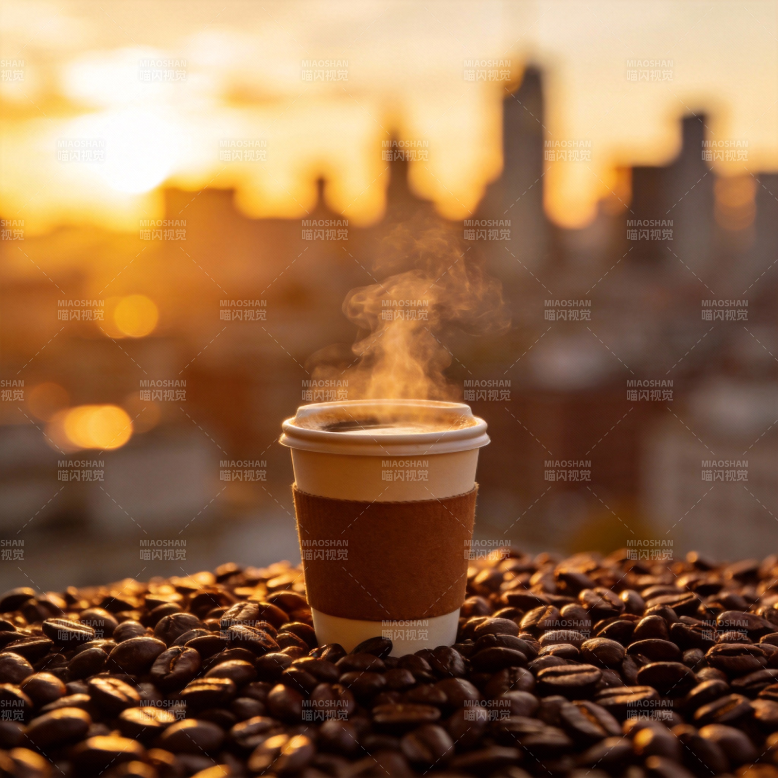 咖啡与城市晨曦图片