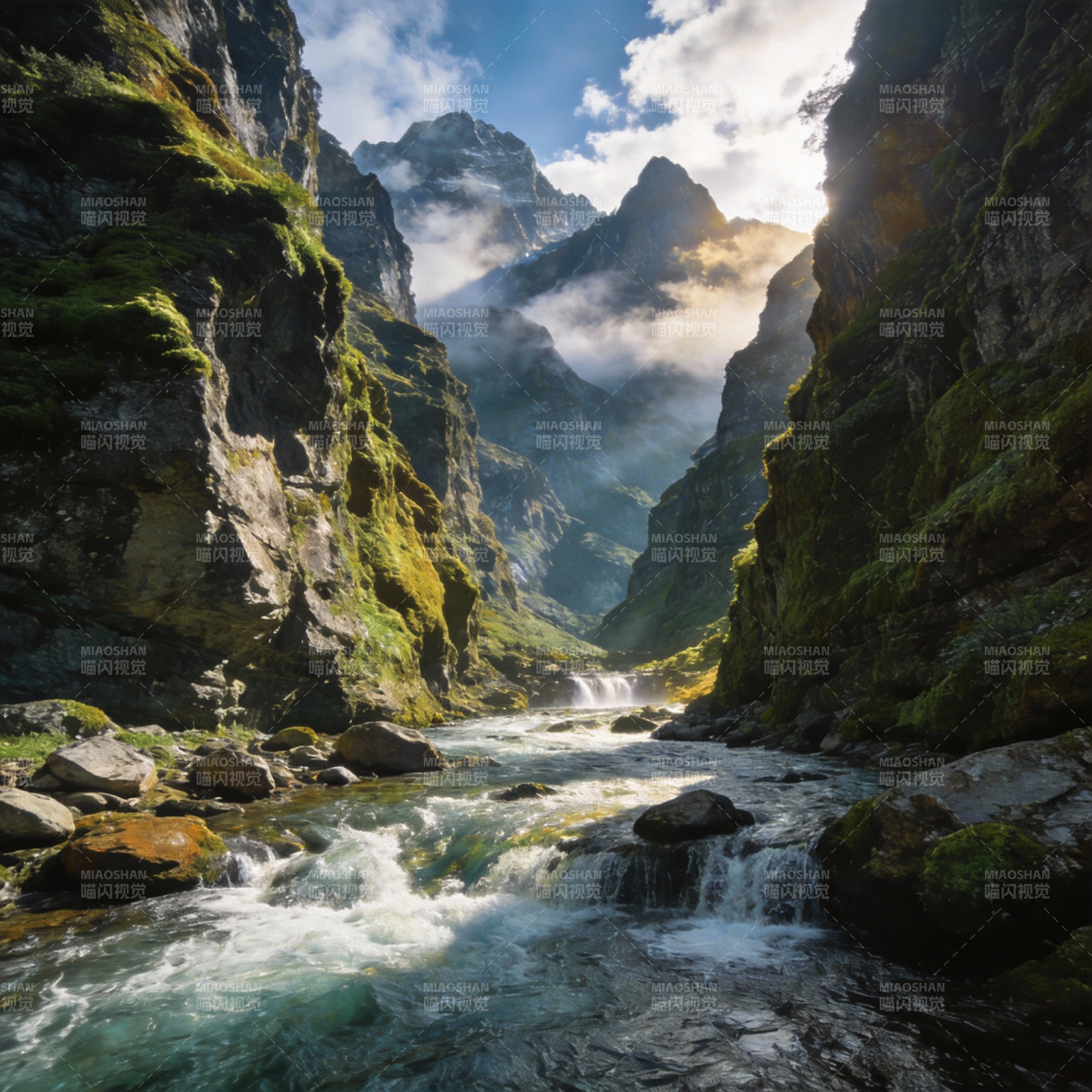 峡谷溪流云雾山图片