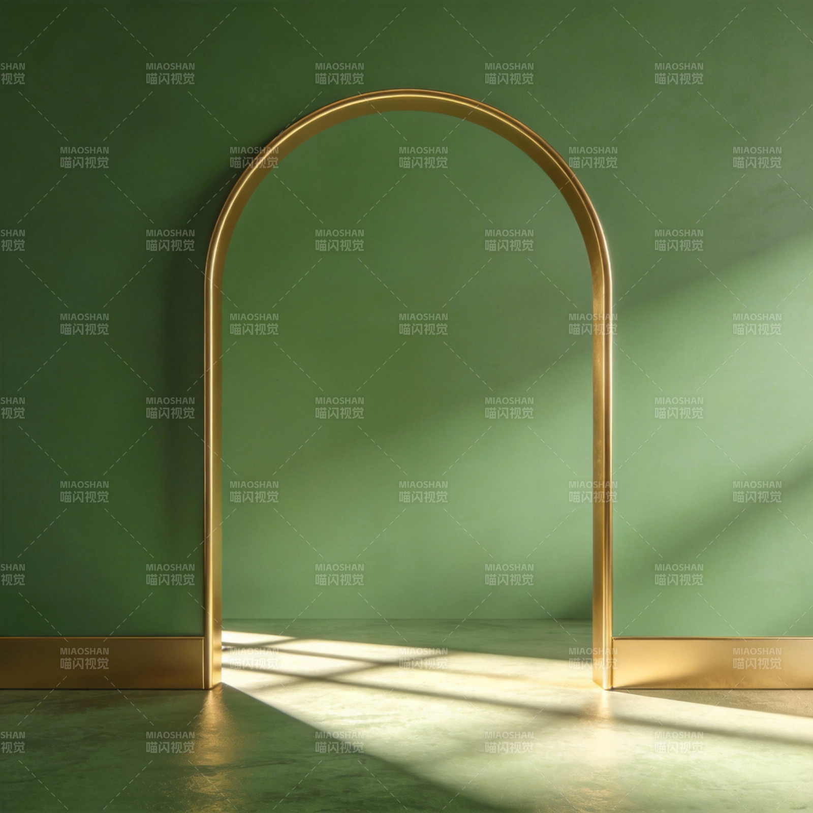 金色拱门映绿墙图片