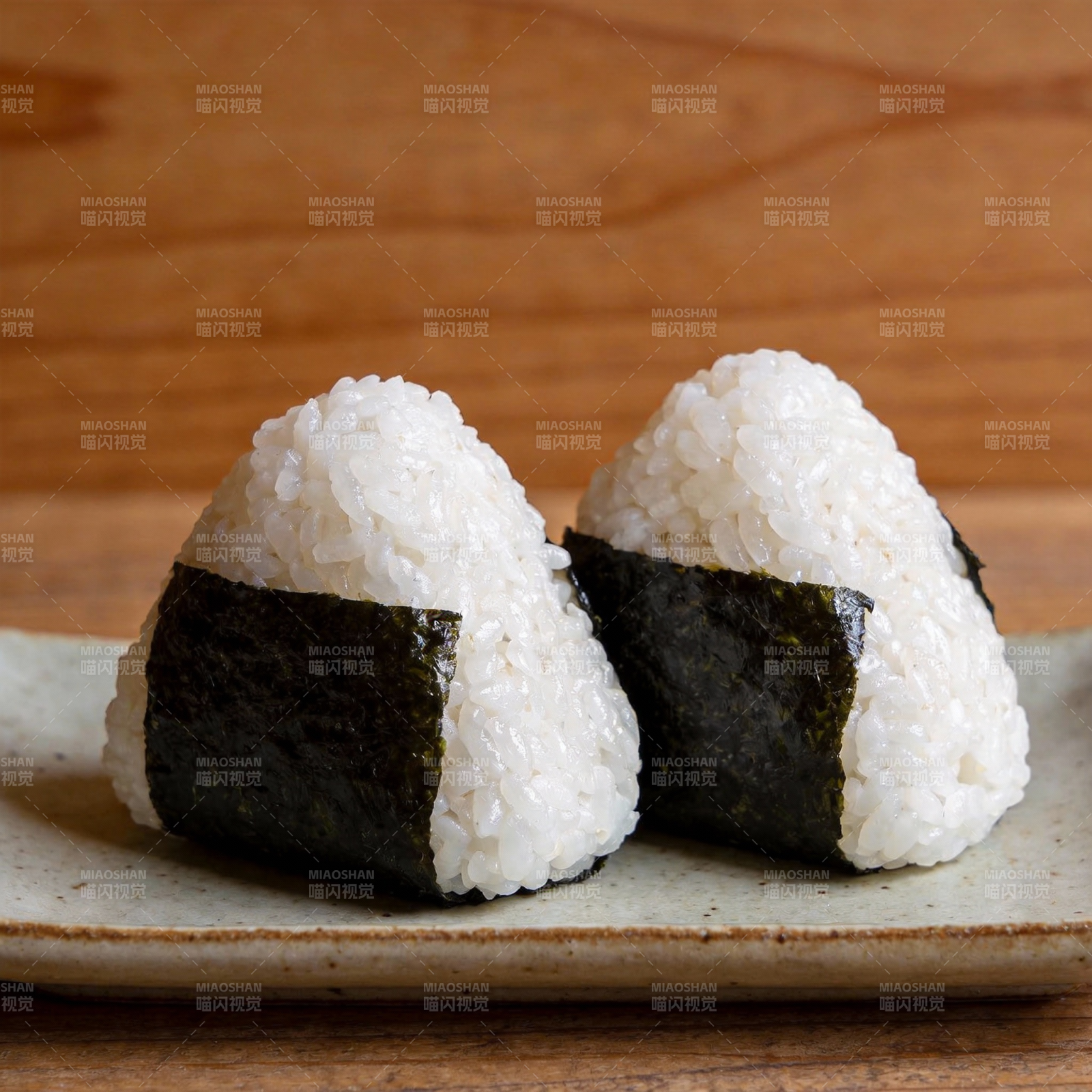 饭团配海苔图片