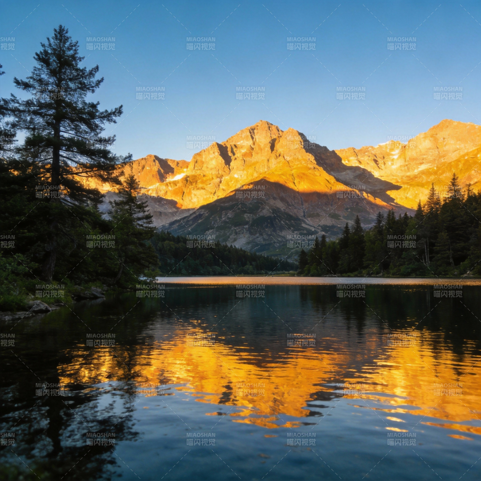 山湖晨曦映金光图片