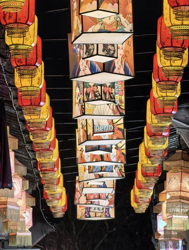 海宁南关厢彩灯悬挂夜市街图片