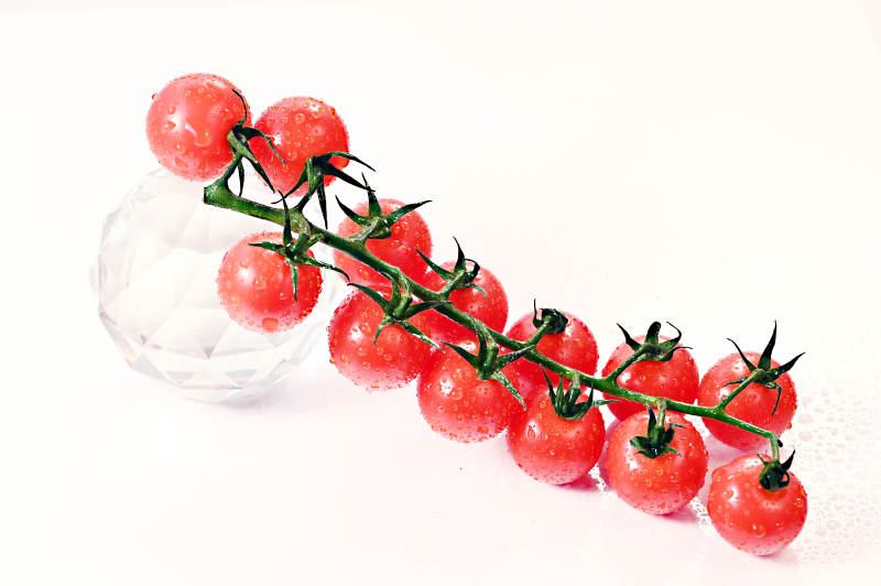 串收樱桃番茄特写图片