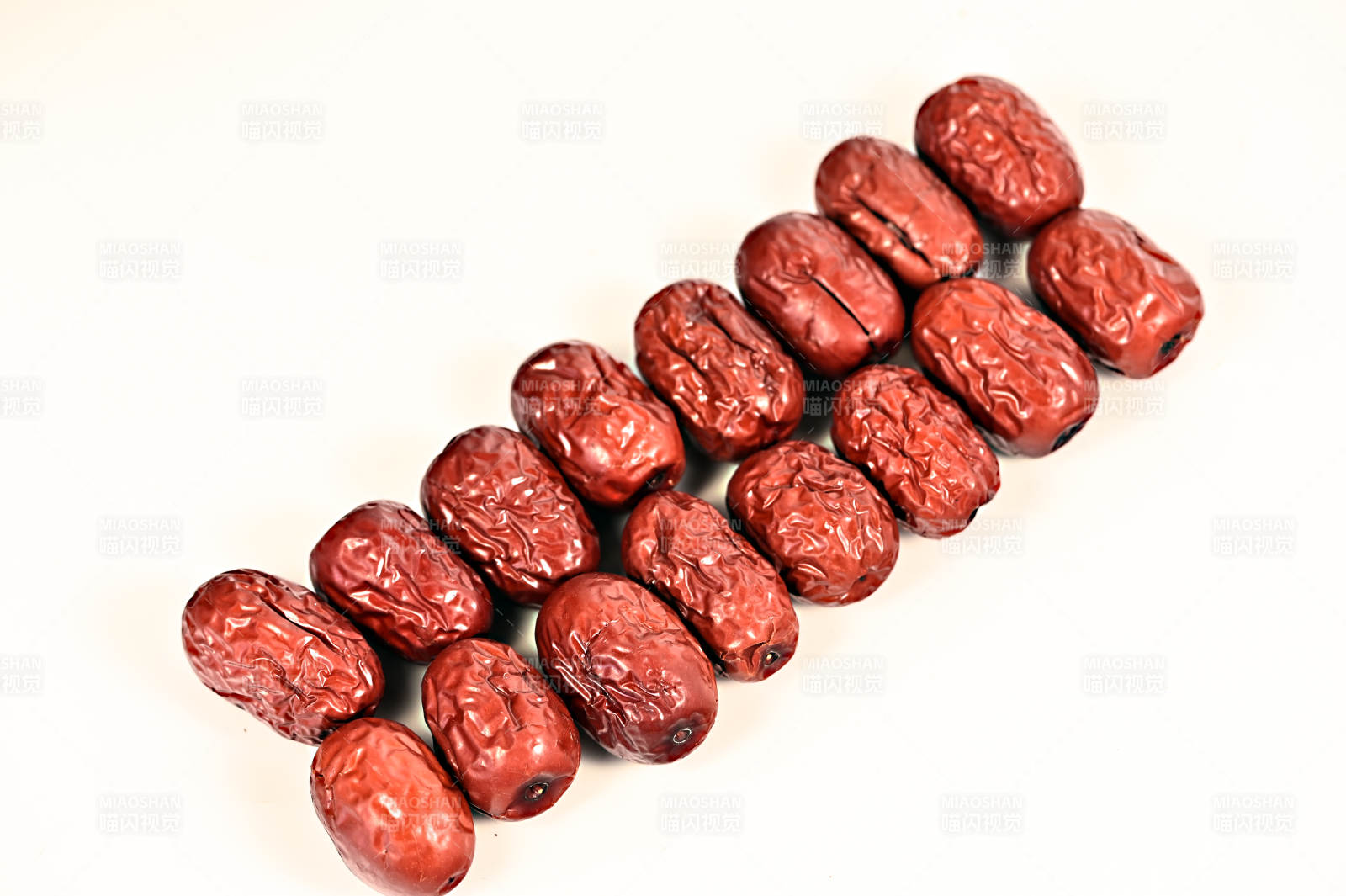 可干吃泡茶煲汤煮粥健康营养的红枣特写图片