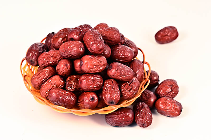 可干吃泡茶煲汤煮粥健康营养的红枣特写图片