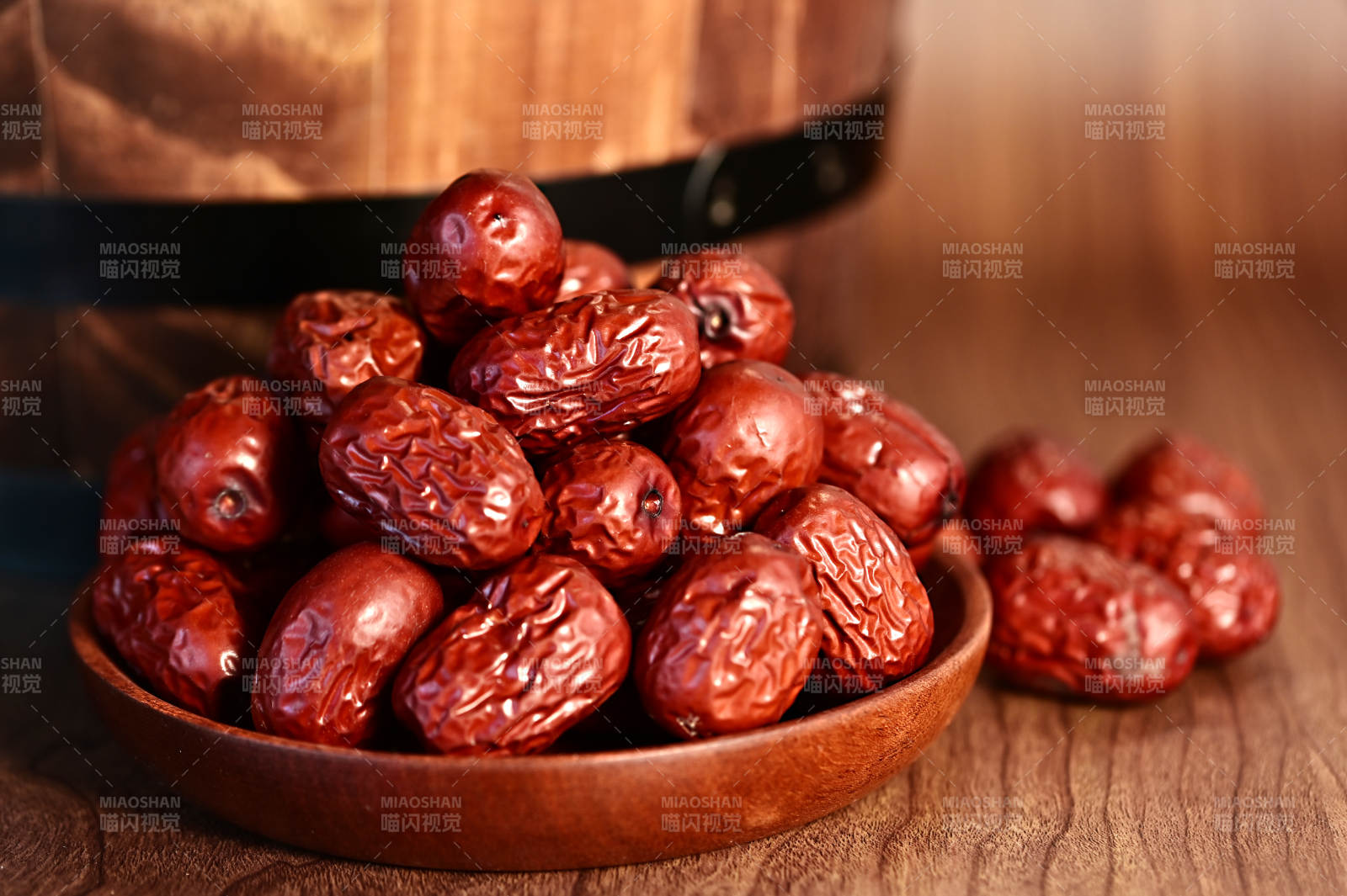 可干吃泡茶煲汤煮粥健康营养的红枣特写图片