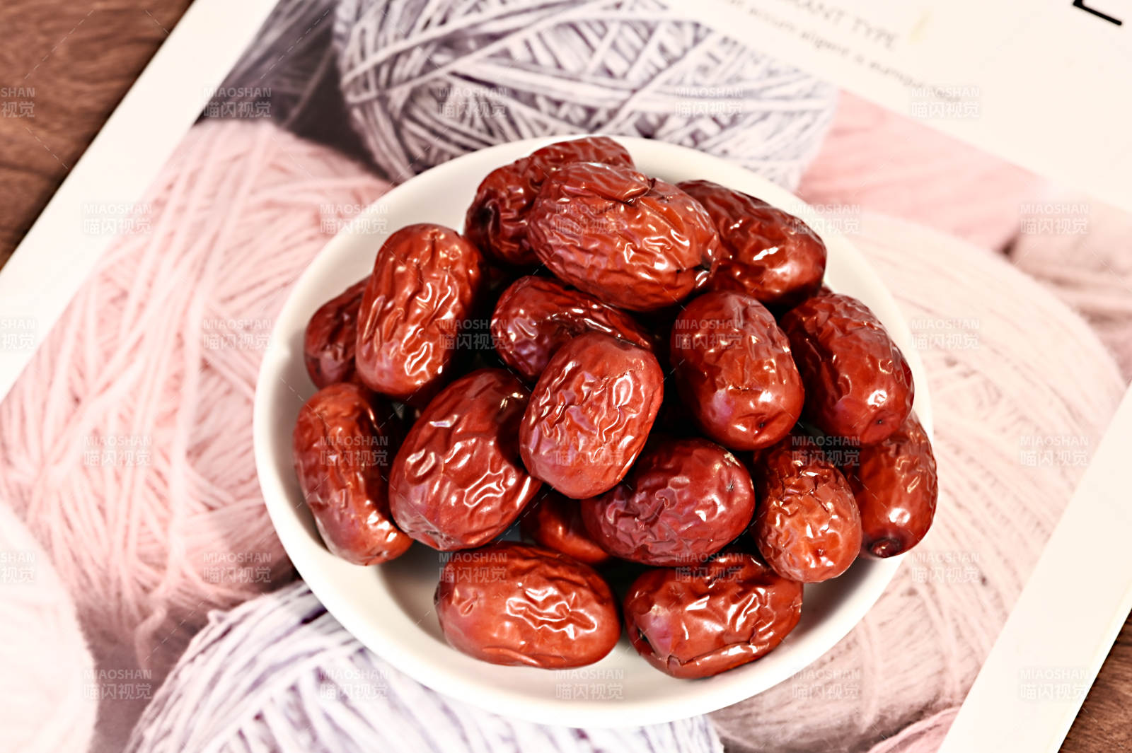可干吃泡茶煲汤煮粥健康营养的红枣特写图片