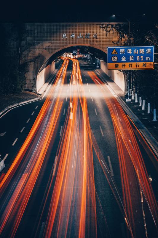 重庆照母山隧道夜景图片