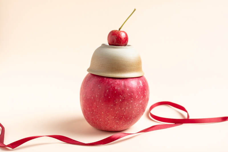 红苹果顶樱桃图片