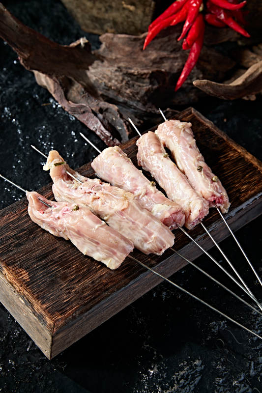 美味烧烤食材藤椒麻辣生腌鸡脖子图片