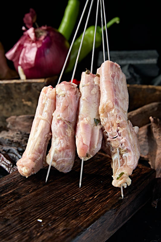 美味烧烤食材藤椒麻辣生腌鸡脖子图片