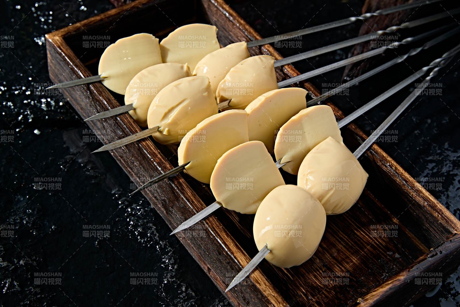 特色烧烤炭烤实蛋图片