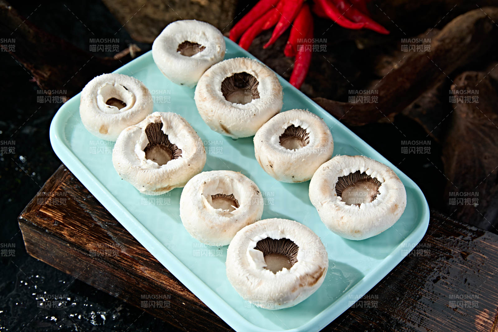 美味烧烤食材炭烤草原白蘑图片