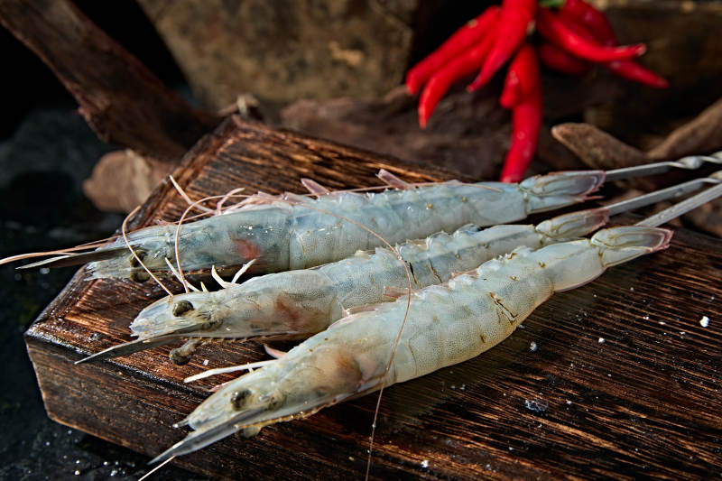 美味烧烤食材生鲜串串虾图片