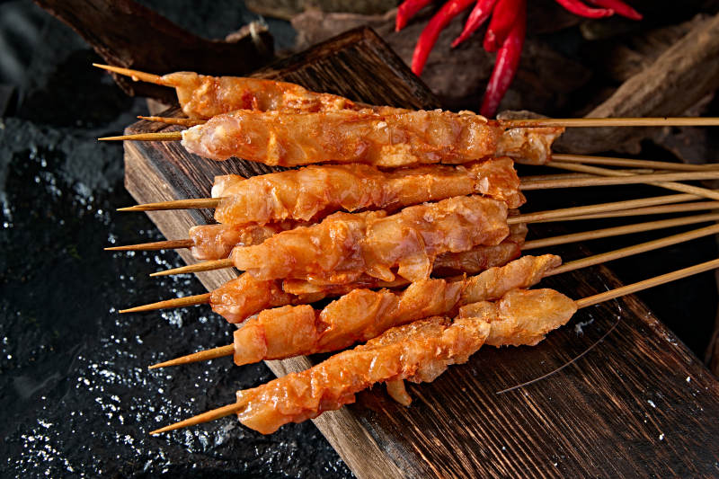 美味烧烤食材腌制鸡胸串图片