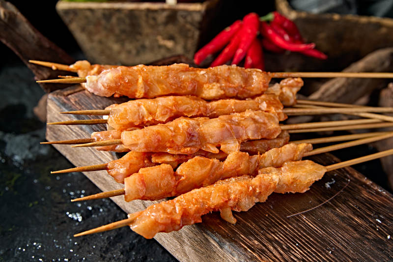 美味烧烤食材腌制鸡胸串图片