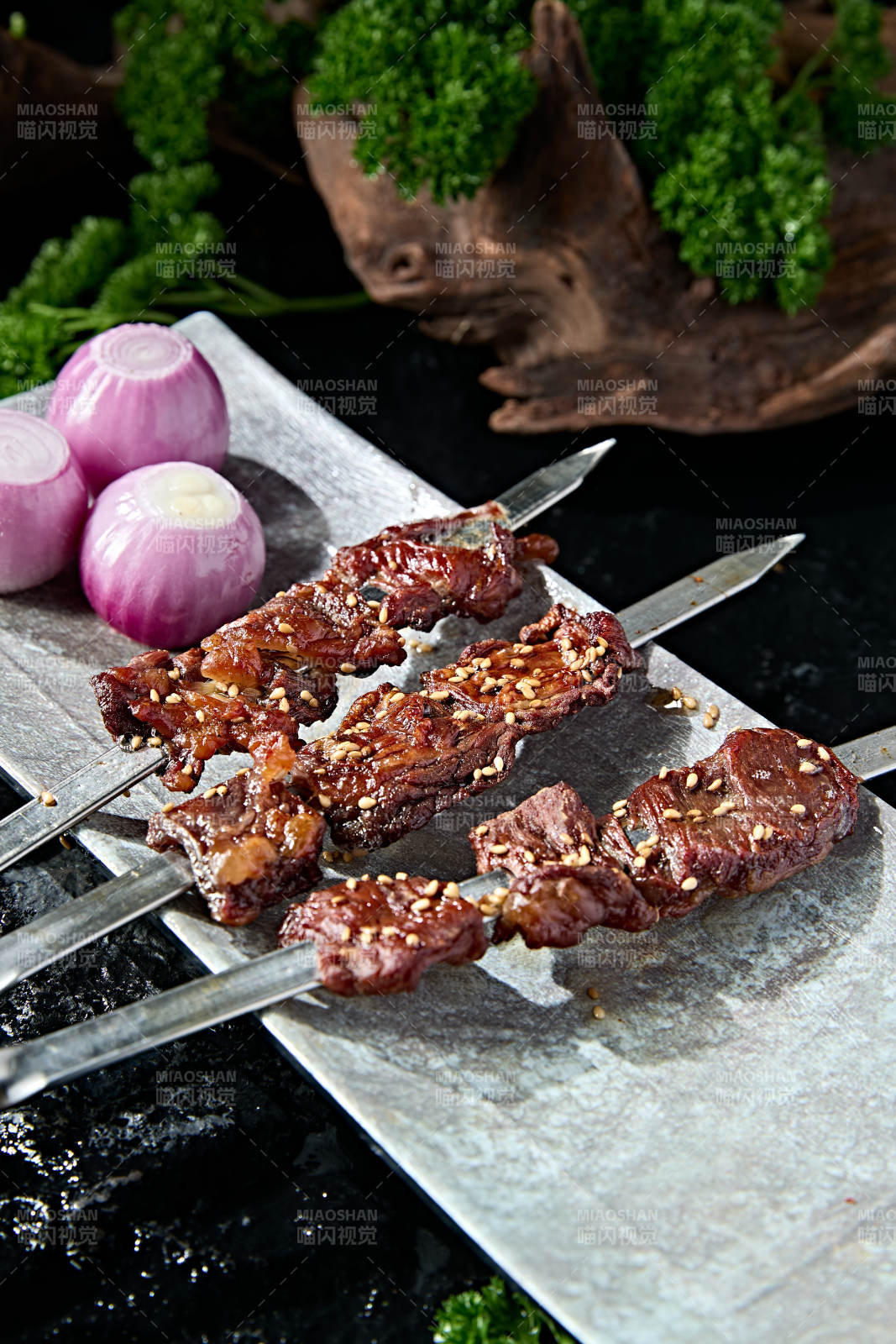 锦州烧烤炭烤大串油边肉图片