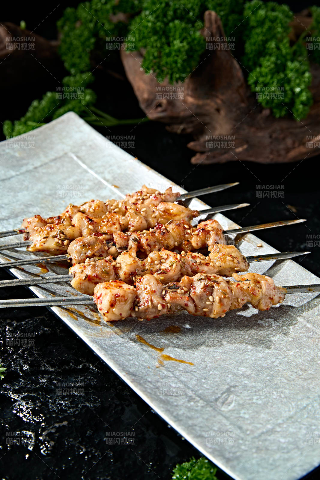 风味美食夜宵烧烤炭烤美味羊肉筋图片