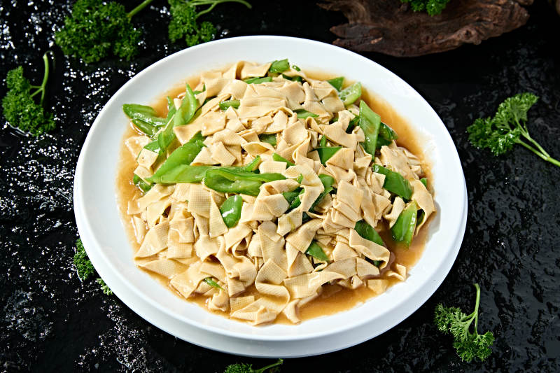 传统东北小炒尖椒干豆腐丝图片