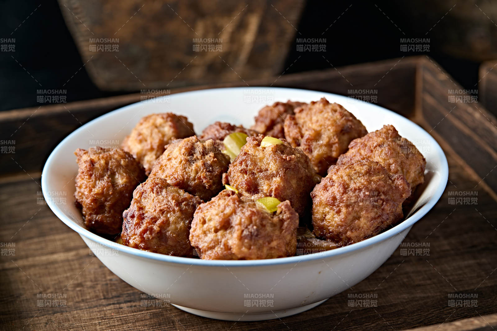 地方特色美食蔚县八大碗菜红烧牛肉丸子图片