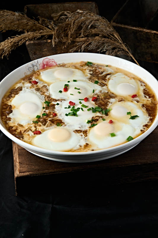 地方特色美食蔚县蘑菇肉汤汆水煮荷包蛋图片