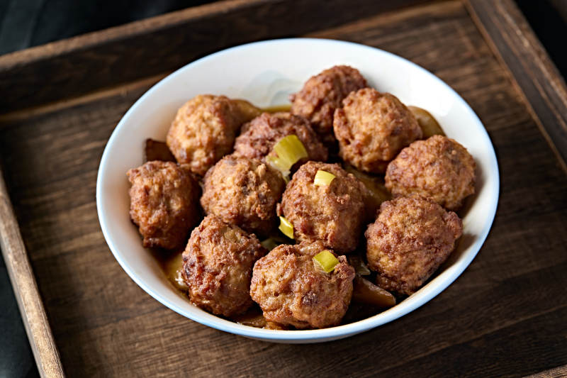 地方特色美食蔚县八大碗菜红烧牛肉丸子图片