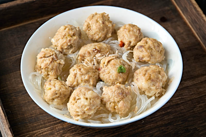 地方特色美食蔚县八大碗清蒸丸子图片