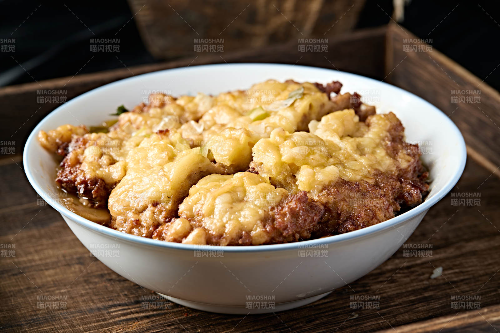 地方特色美食蔚县八大碗蒸酥肉丸子图片