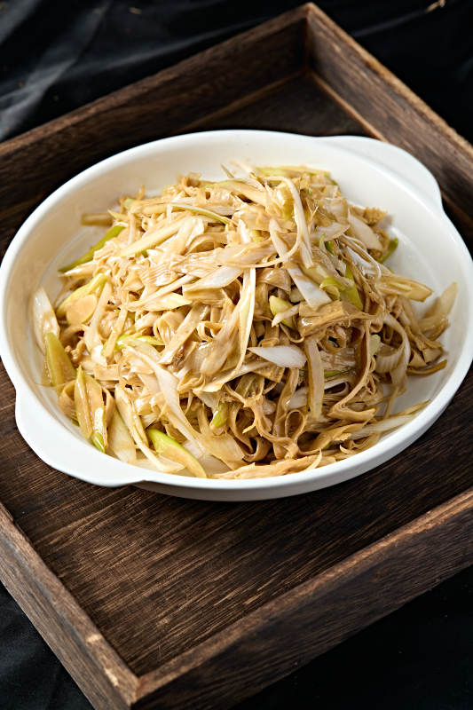 地方特色风味小炒葱丝爆炒干豆腐豆腐皮图片