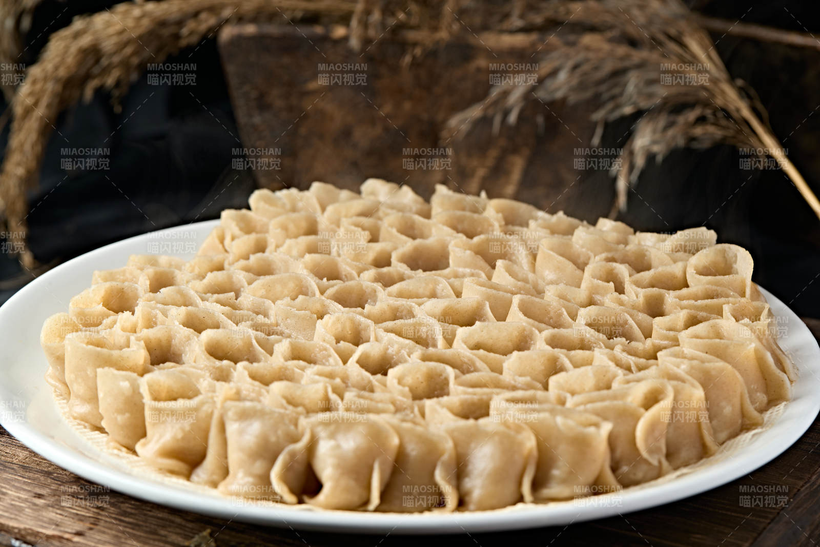 传统地方美食健康粗粮蒸莜面窝窝图片