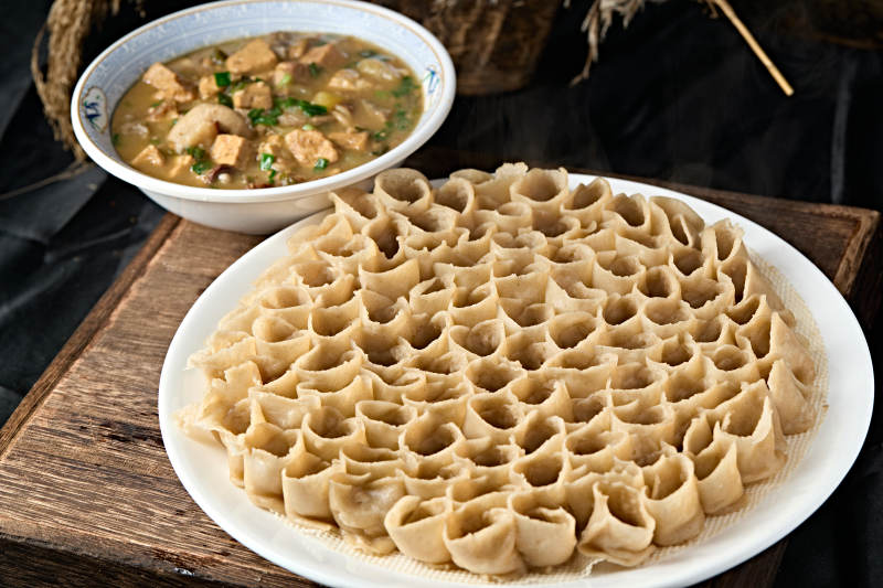 传统地方美食健康粗粮蒸莜面窝窝图片